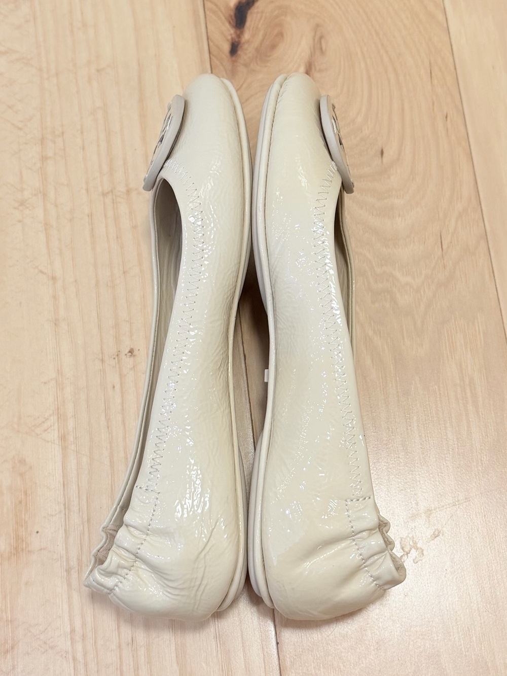 Tory Burch Women’s Minnie Travel Patent Leather Ballet Flat - Picture 7 of 8